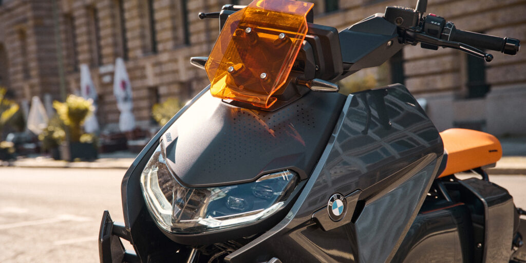 BMW-CE-04-Electric-Scooter-Close 1400