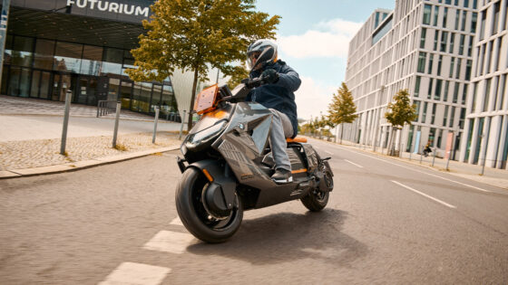 BMW-CE-04-Electric-Scooter-Hero 1400