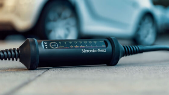 Juice-Mercedes-Charging-Device-1400