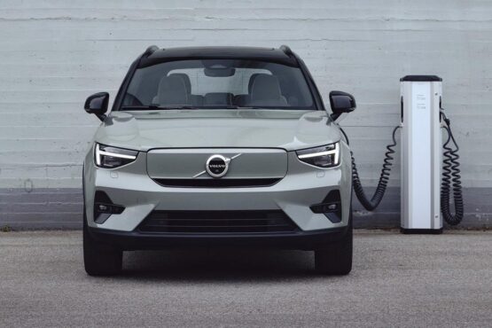 Volvo-cars-charging-paying-easier-1400