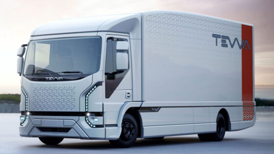 UK-first-hydrogen-electric-truck-landmark-Tevva-launch-1400