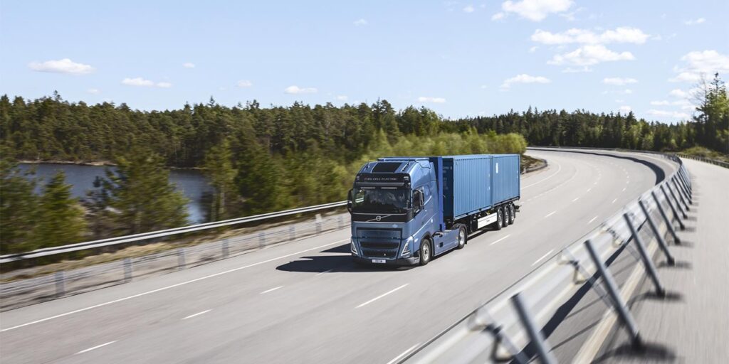 Volvo-fuel-cell-trucks-1400